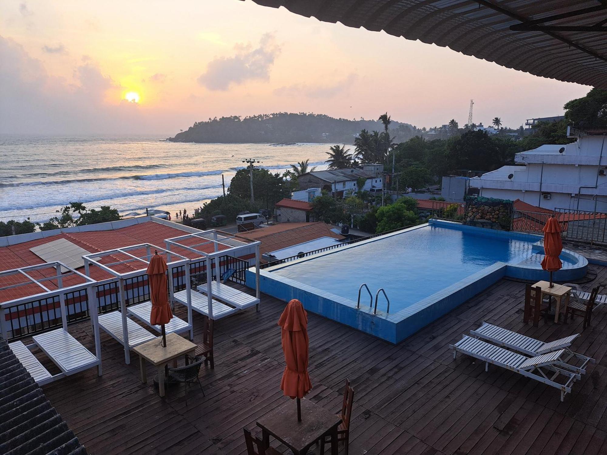 One World Mirissa Hotel Bilik gambar